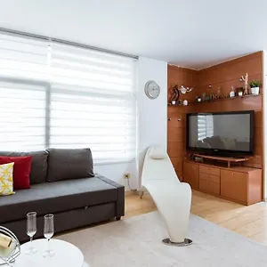 https://two-bedroom-townhouse-within-10min-walk-from-beach.topbarcelonahotels.com